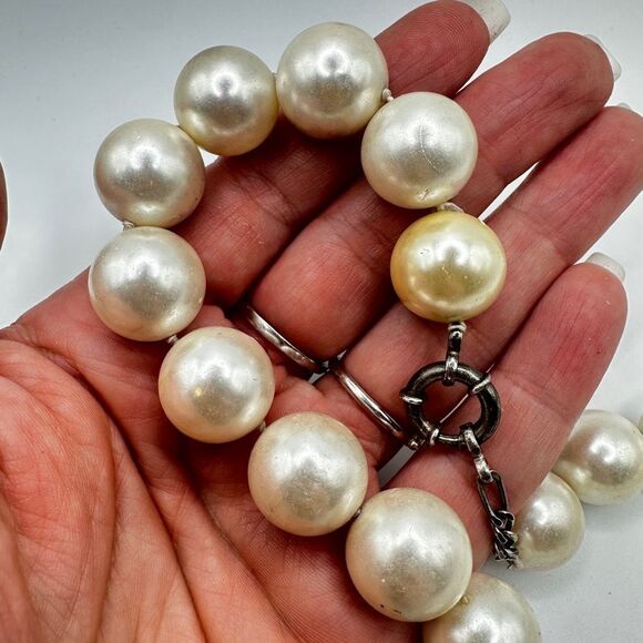 16" Vintage Heavy Ceramic Faux Pearl necklace with sterling silver hardware! - Picture 4 of 13